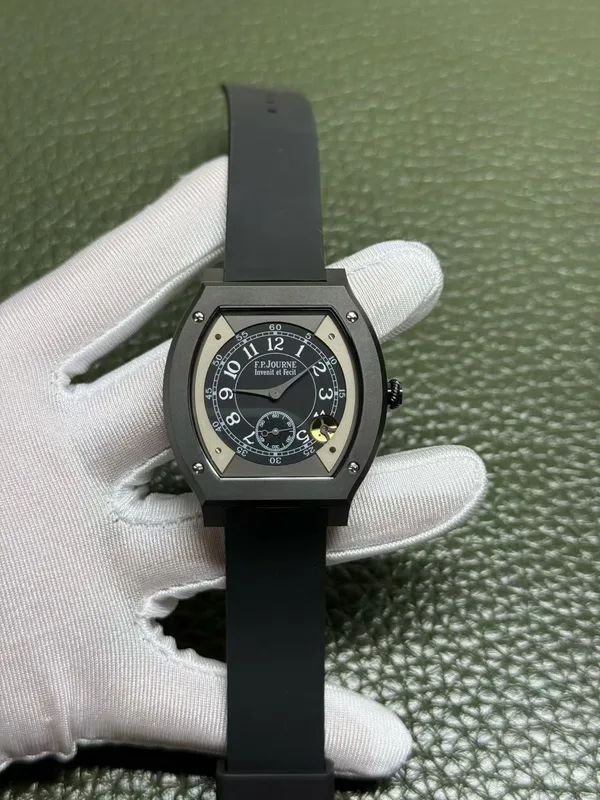 Élégante 48 mm replica, black rubber strap, black case