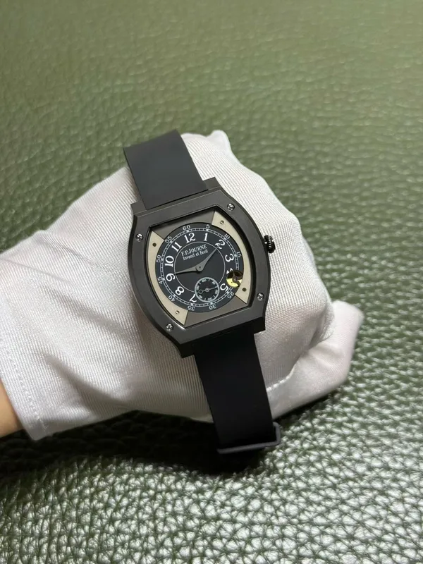 Élégante 48 mm replica, black rubber strap, black case