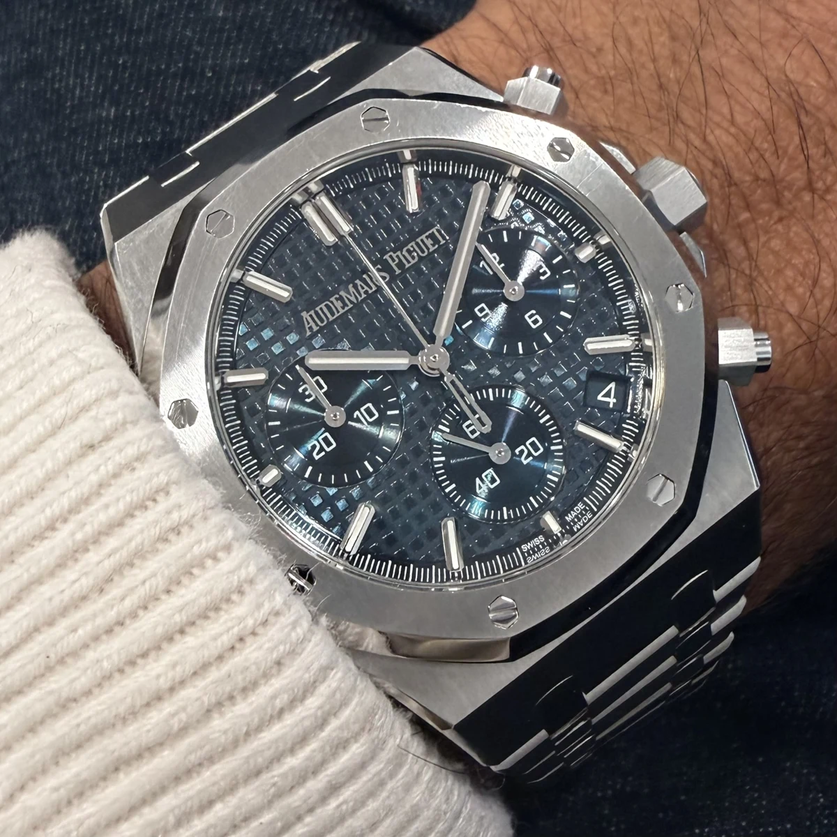 A watch from The Collection, photograph 01