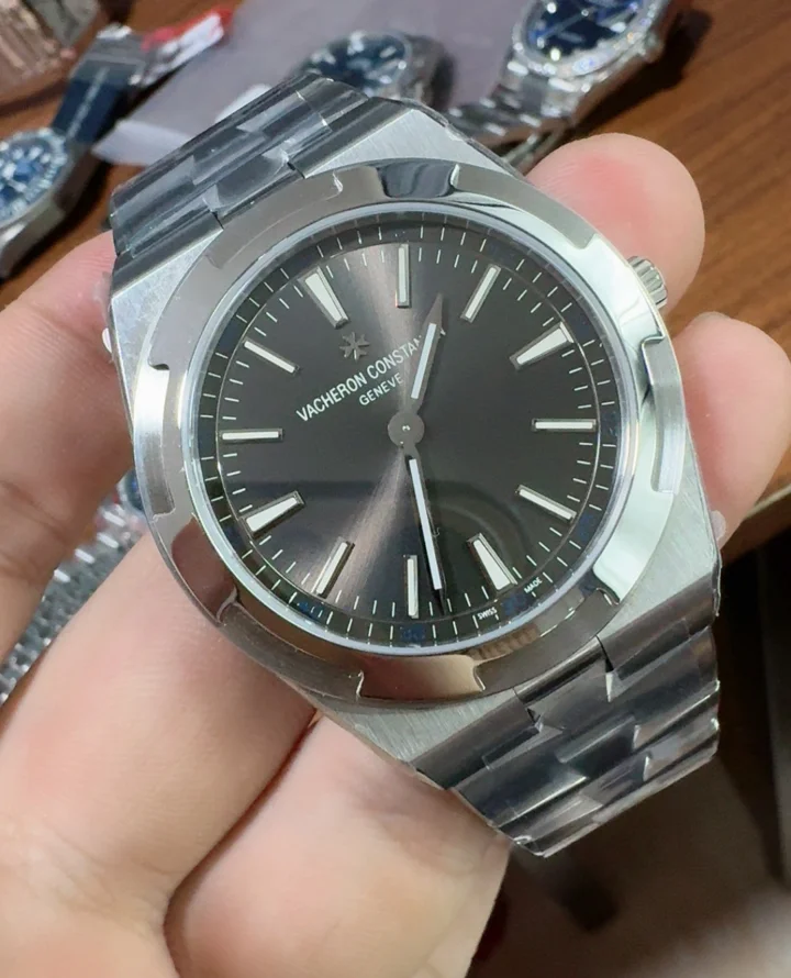 Overseas Ultra Thin 2000V, QC photograph 4
