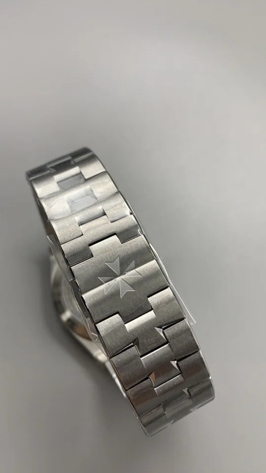 Overseas Ultra Thin 2000V, QC photograph 8