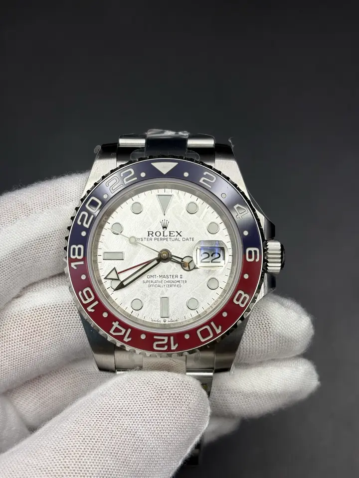 GMT Master II 126719BLRO Superman, QC photograph 1