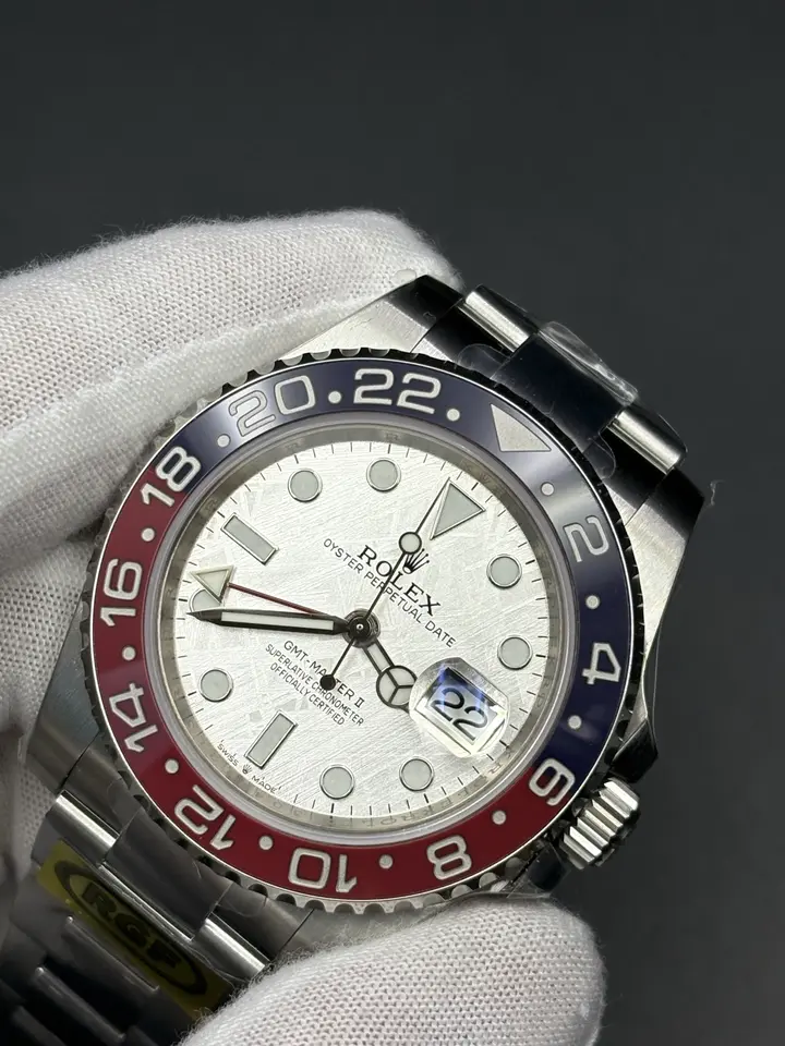 GMT Master II 126719BLRO Superman, QC photograph 3