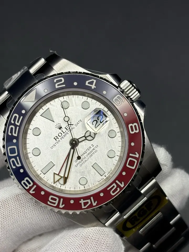 GMT Master II 126719BLRO Superman, QC photograph 4