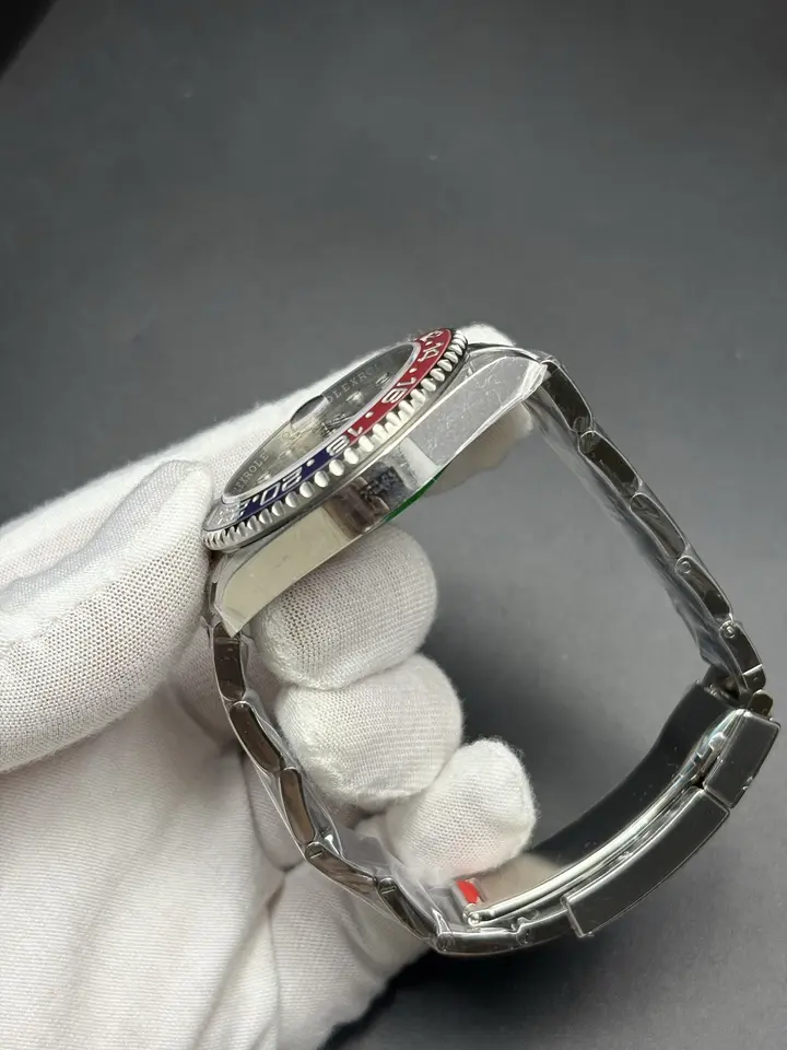 GMT Master II 126719BLRO Superman, QC photograph 8