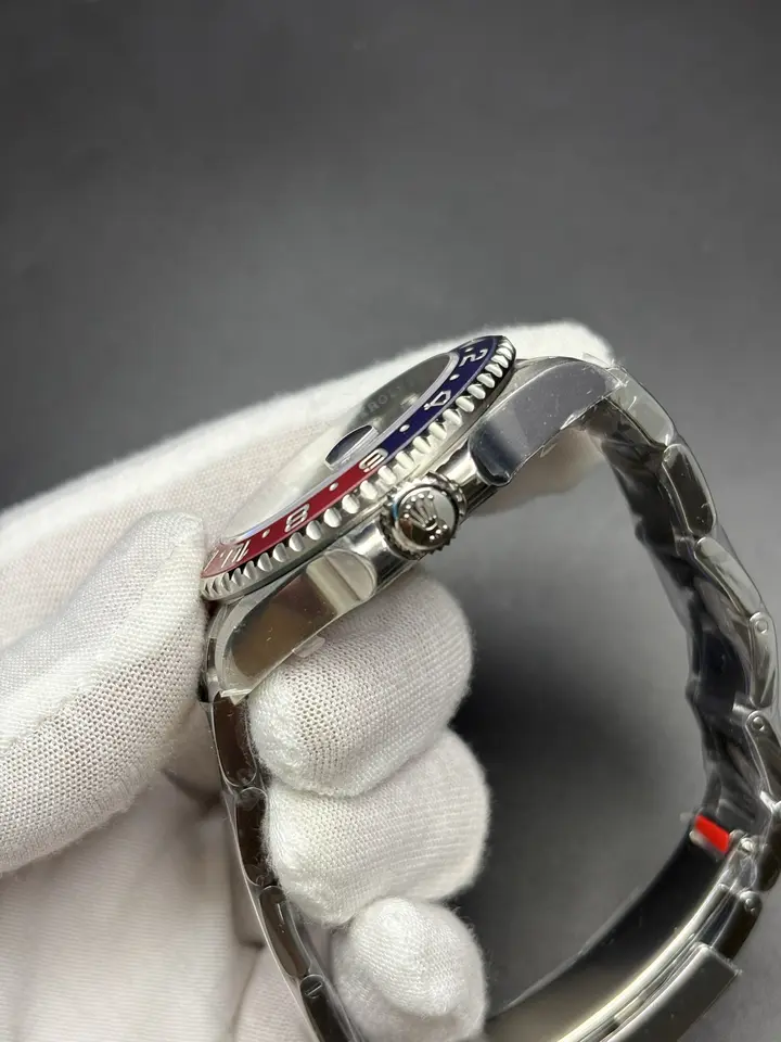 GMT Master II 126719BLRO Superman, QC photograph 9