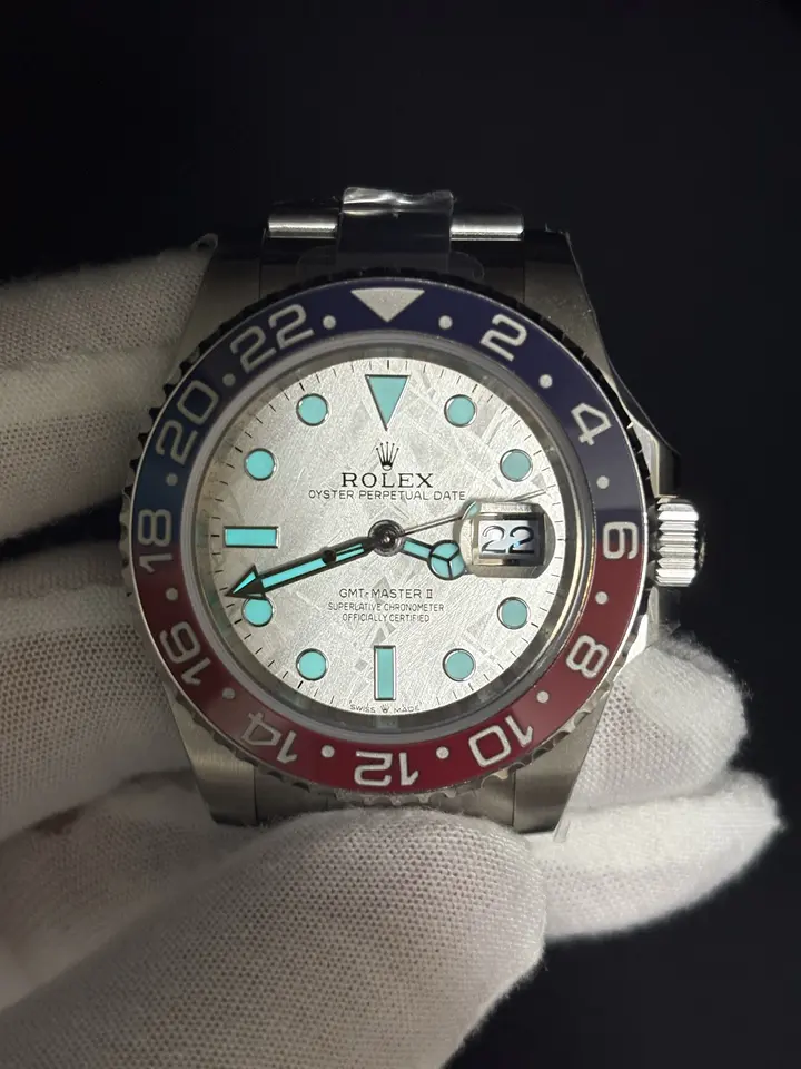 GMT Master II 126719BLRO Superman, QC photograph 15