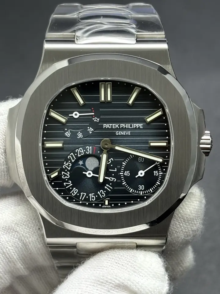 Nautilus 5712, QC photograph 2