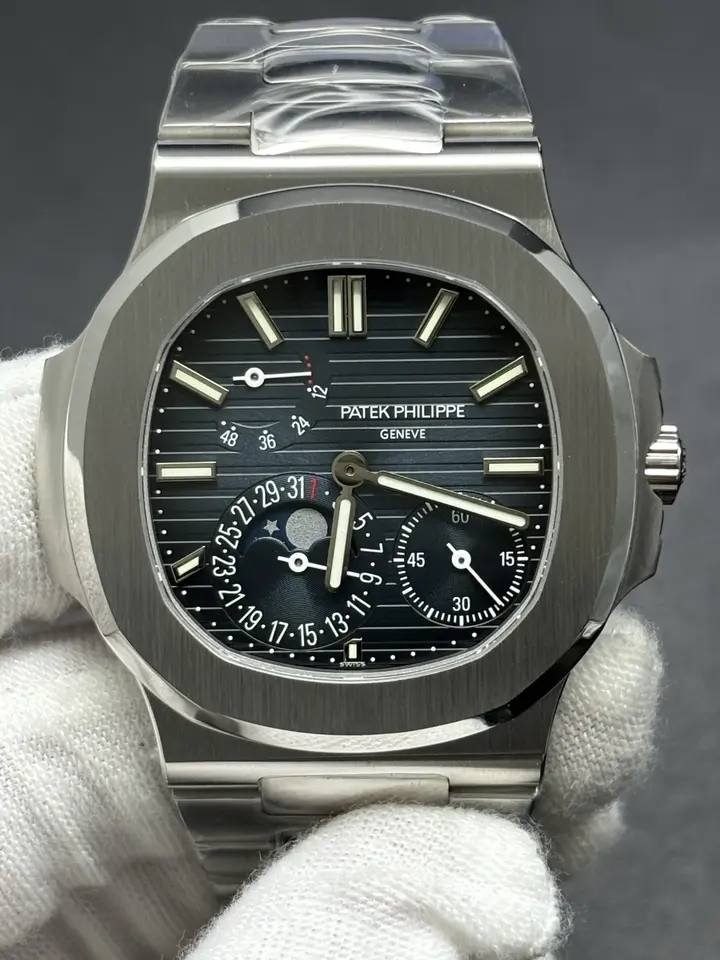 Nautilus 5712, QC photograph 3