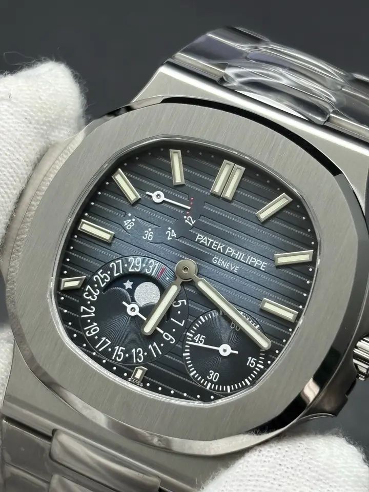 Nautilus 5712, QC photograph 6