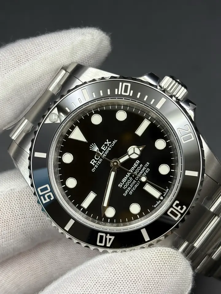 Submariner 124060 No Date, QC photograph 4