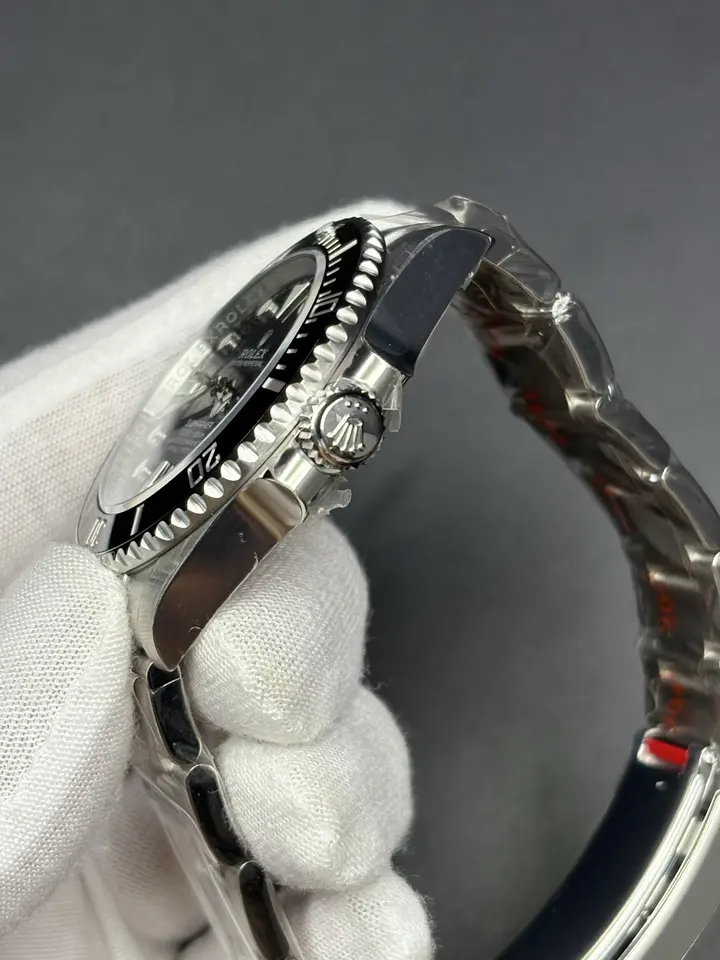 Submariner 124060 No Date, QC photograph 8