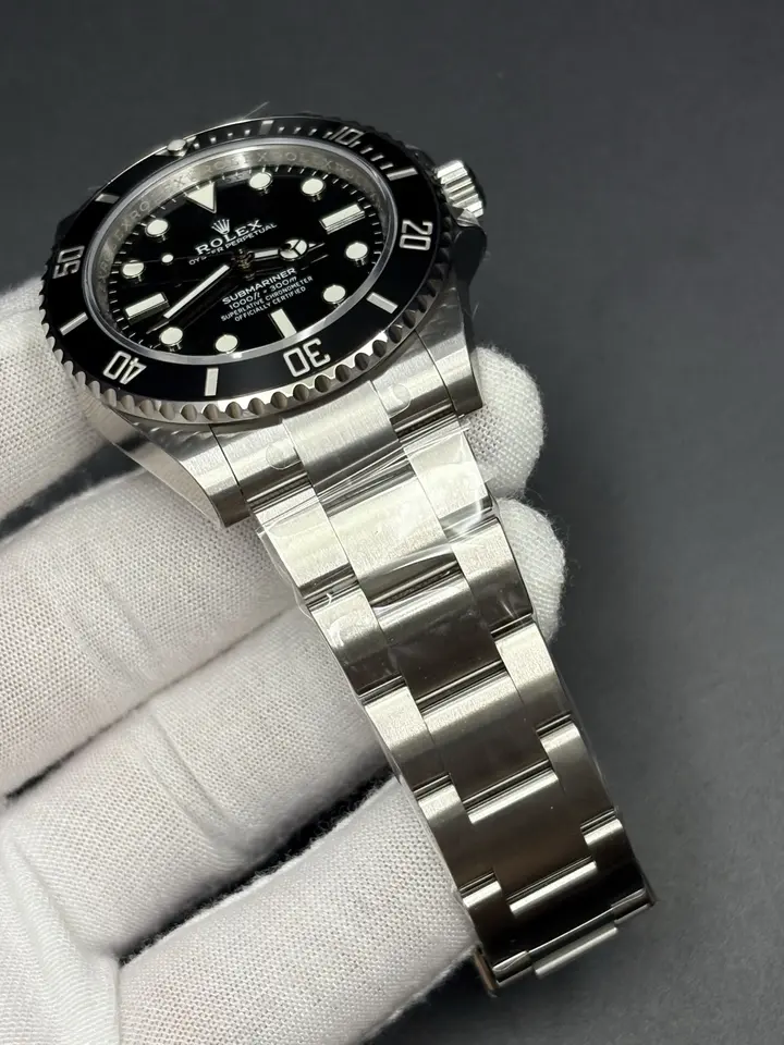 Submariner 124060 No Date, QC photograph 9