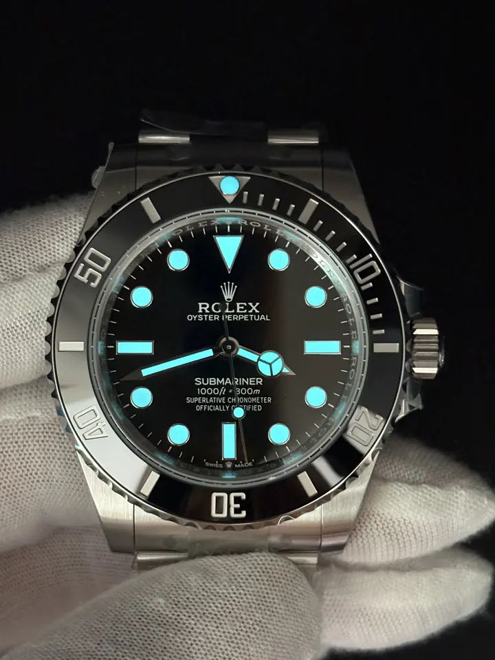 Submariner 124060 No Date, QC photograph 15