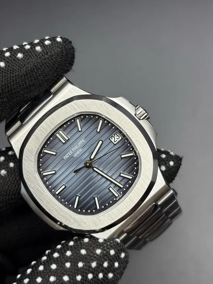Nautilus 5711, QC photograph 4