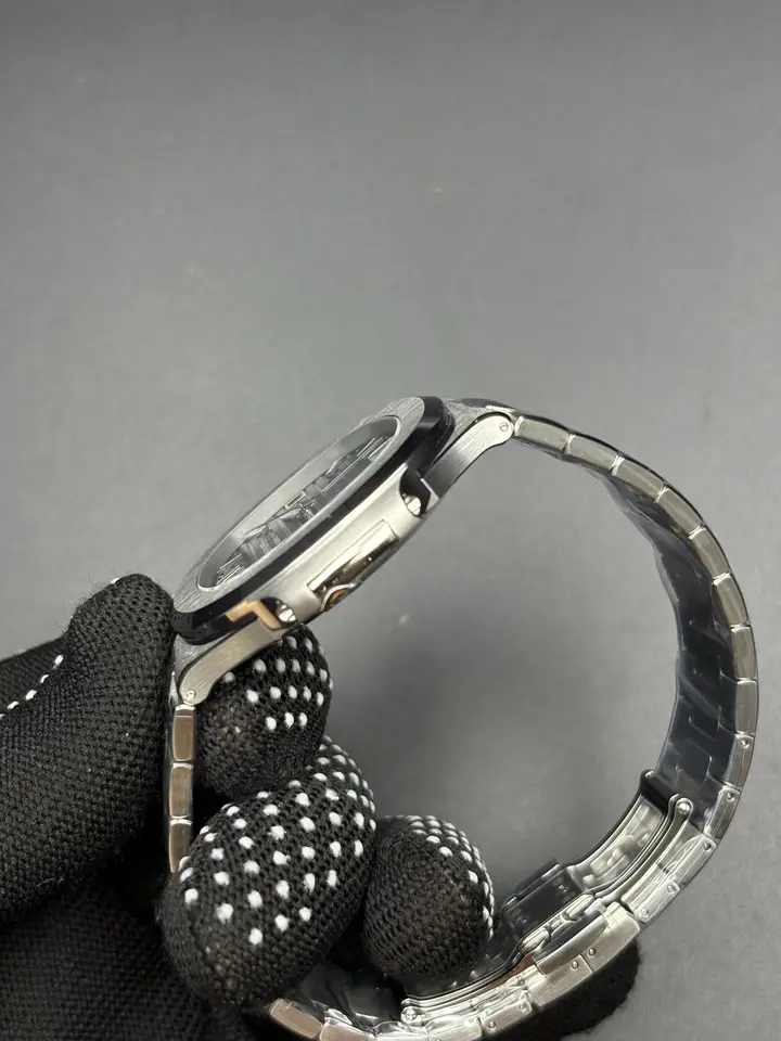 Nautilus 5711, QC photograph 6