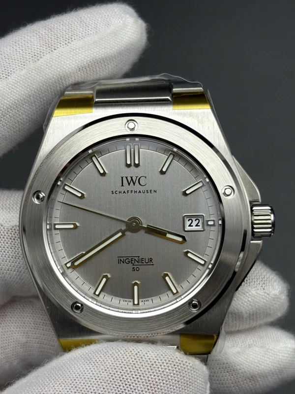 Grey dial and integrated bracelet