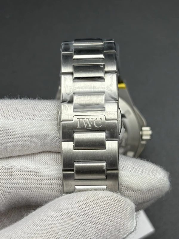 Folding clasp and bracelet
