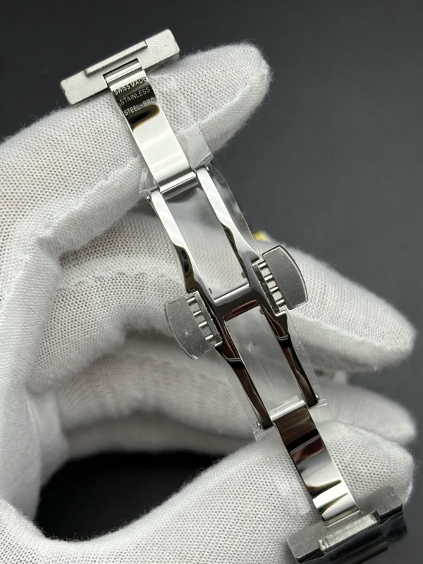 Opened folding clasp