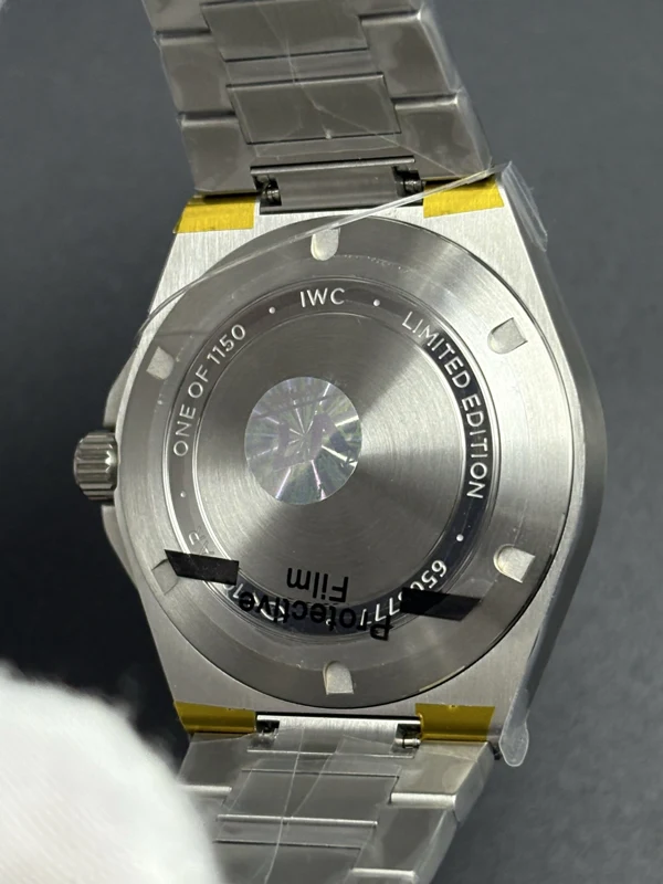 Solid caseback and bracelet attachment