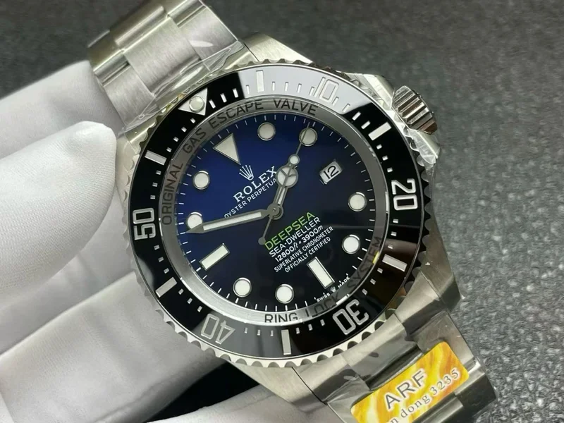 D-Blue gradient dial at an angle, showing the bezel and inner ring