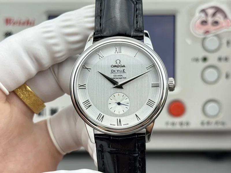 Silver dial with Roman numerals and small seconds, steel case, black alligator-pattern strap, front view