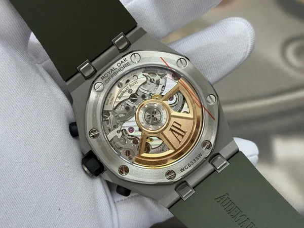 OCTA Royal Oak Offshore 26238, green dial, titanium case, display caseback and movement