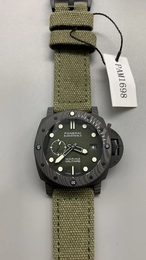 VSF Submersible Marina Militare PAM1698, carbon case, green gradient dial, front view