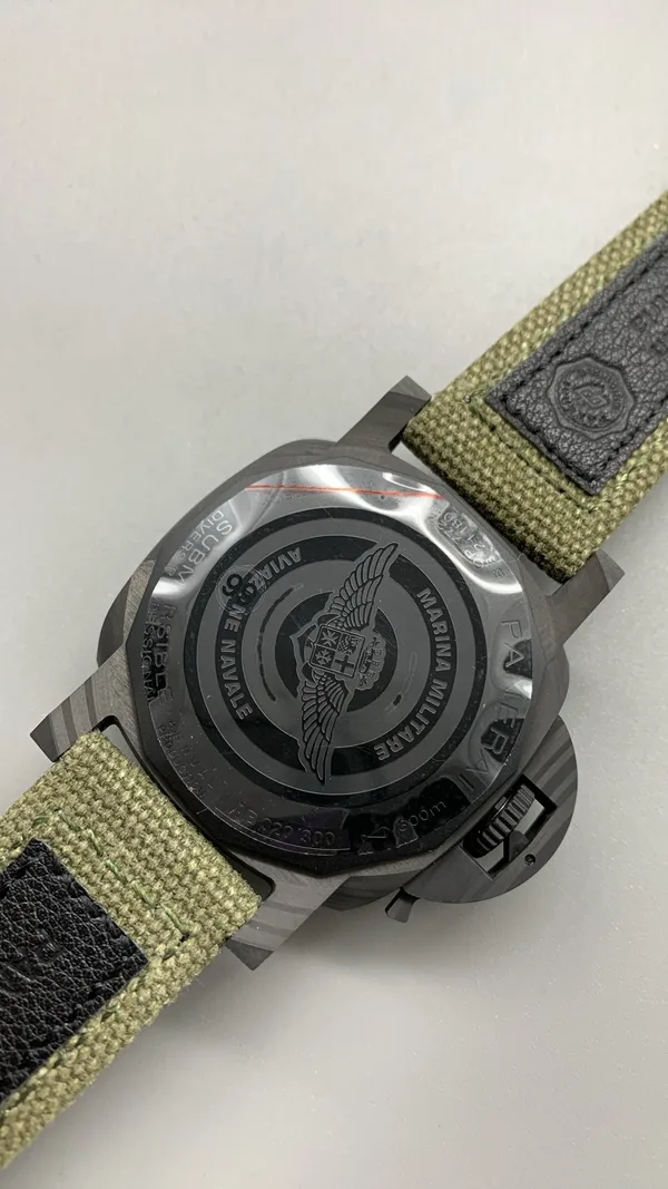 VSF Submersible Marina Militare PAM1698, carbon case, green gradient dial, caseback