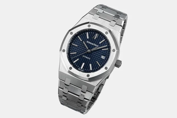 ZF Royal Oak 15300ST, blue dial, three-quarter view