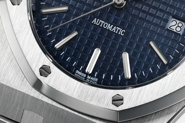 ZF Royal Oak 15300ST, blue dial, dial texture and date close-up