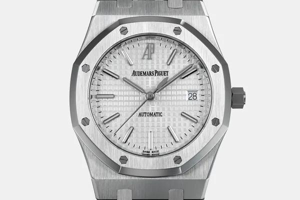 ZF Royal Oak 15300ST, silver-white dial, dial view
