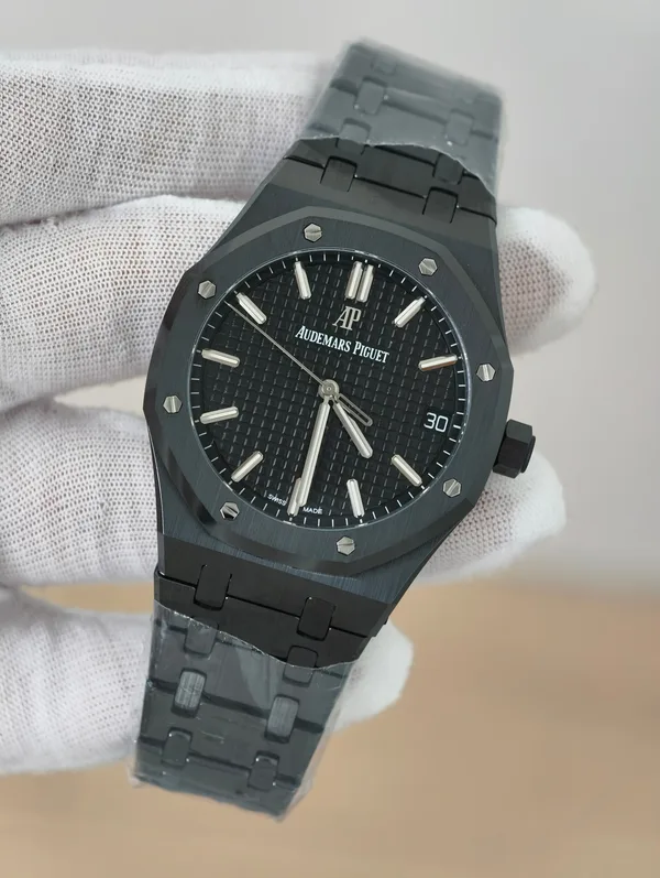 ZF Royal Oak 15500 Full Ceramic, black ceramic, black dial, dial, angled from the right