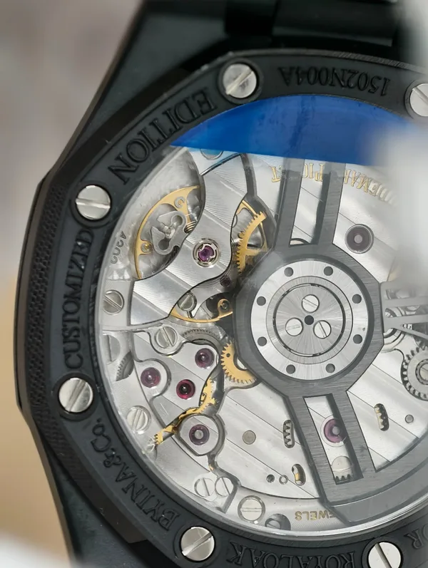 ZF Royal Oak 15500 Full Ceramic, black ceramic, black dial, movement close-up