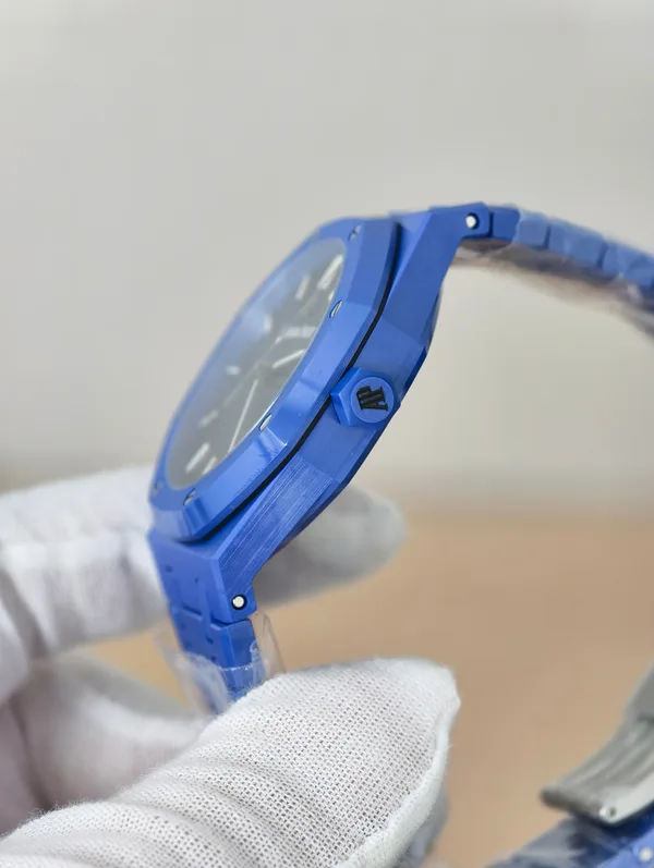 ZF Royal Oak 15500 Full Ceramic, blue ceramic, blue dial, case profile, crown side