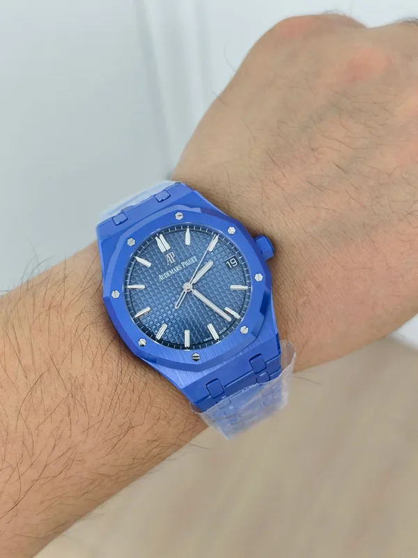 ZF Royal Oak 15500 Full Ceramic, blue ceramic, blue dial, on the wrist