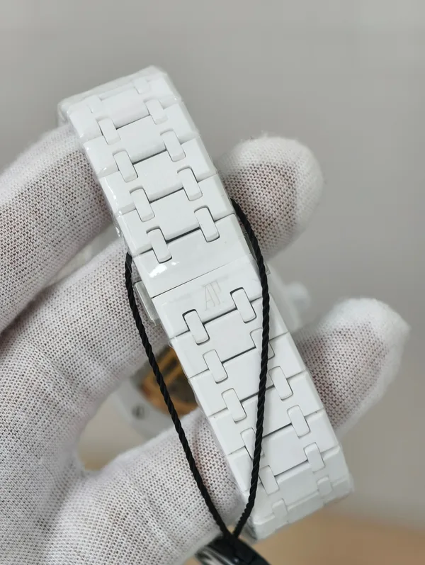 ZF Royal Oak 15500 Full Ceramic, white ceramic, white dial, bracelet and clasp