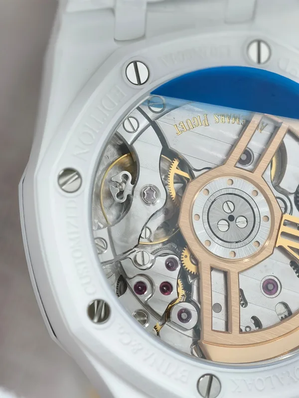 ZF Royal Oak 15500 Full Ceramic, white ceramic, white dial, movement close-up