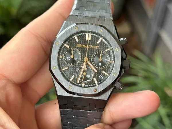 ZF Royal Oak Chronograph 26240CE, black ceramic, black dial, dial view, slightly angled