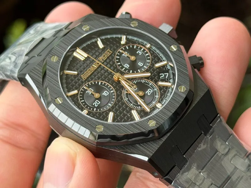 ZF Royal Oak Chronograph 26240CE, black ceramic case, black dial with pink-gold-tone hands and indices
