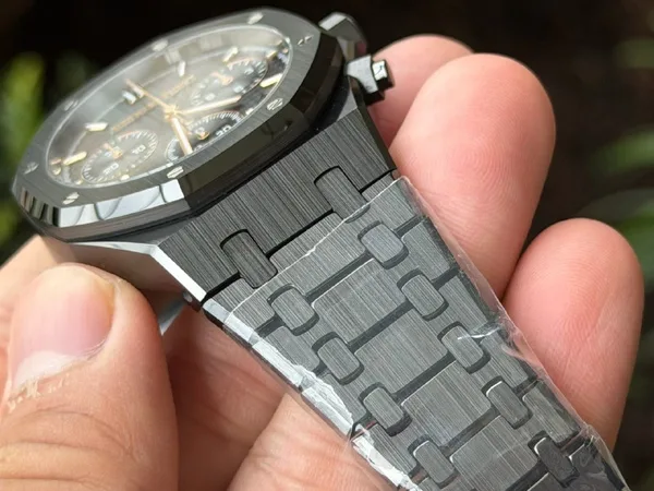 ZF Royal Oak Chronograph 26240CE, black ceramic, black dial, bracelet links