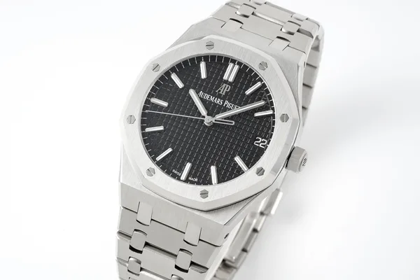 APSF Royal Oak 15500, black dial, dial, angled
