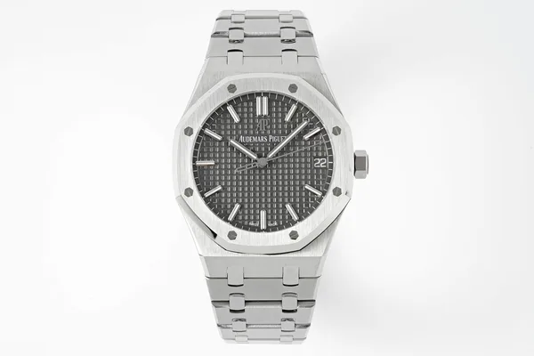 APSF Royal Oak 15500, grey dial, full view with bracelet