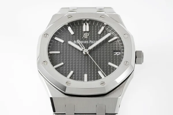 APSF Royal Oak 15500, grey dial, front view
