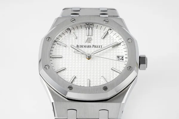 APSF Royal Oak 15500, white dial, front view
