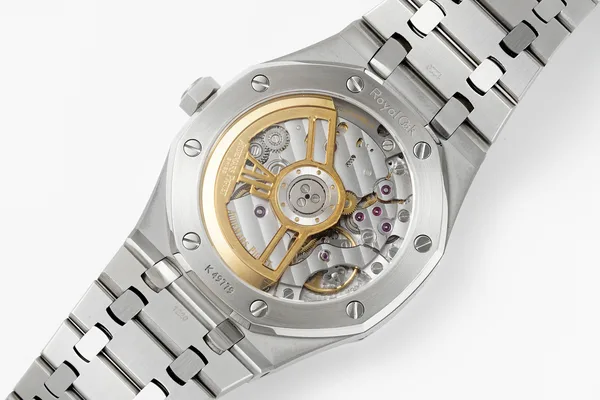 APSF Royal Oak 15500, white dial, movement through the caseback