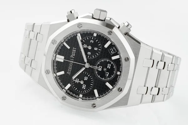 APSF Royal Oak Chronograph 26240, black dial, case and bracelet, side angle