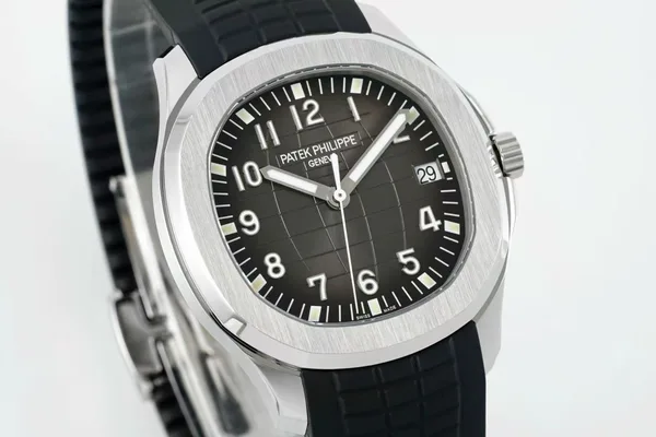DDF Aquanaut 5167A, dial and case, angled