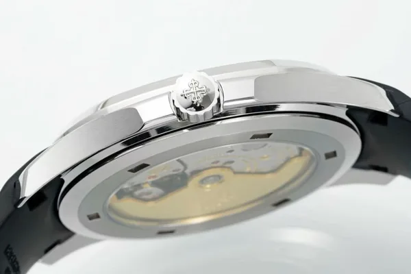 DDF Aquanaut 5167A, case profile, crown side