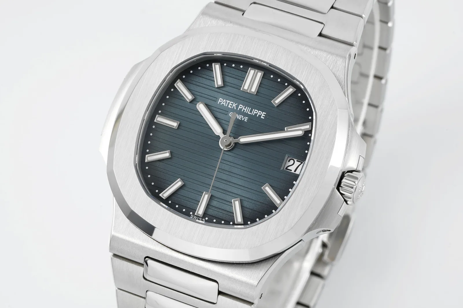 DDF Nautilus 5711/1A, blue gradient dial with horizontal embossing, steel case and bracelet, angled view